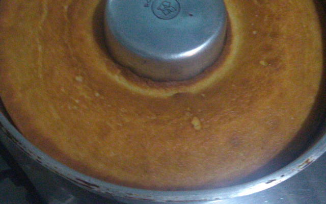 Bolo de aipim com farinha de trigo