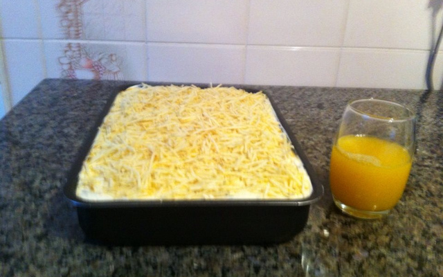 Bolo salgado gelado de pão de forma