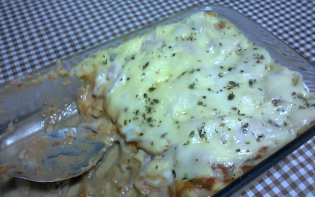 Conchiglione recheado com presunto, queijo e catupiry