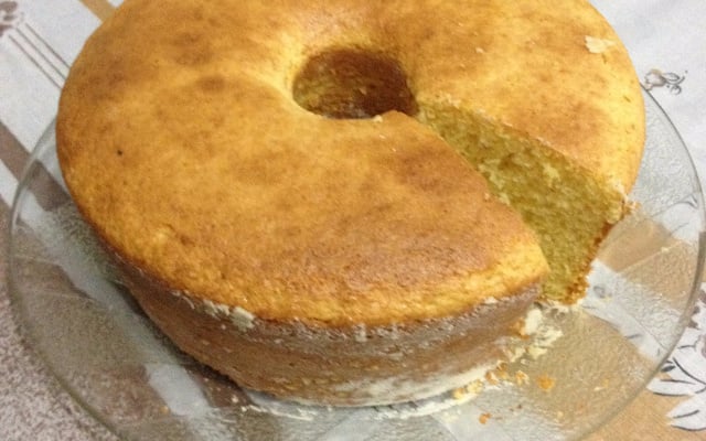 Bolo de fubá batido no liquidificador