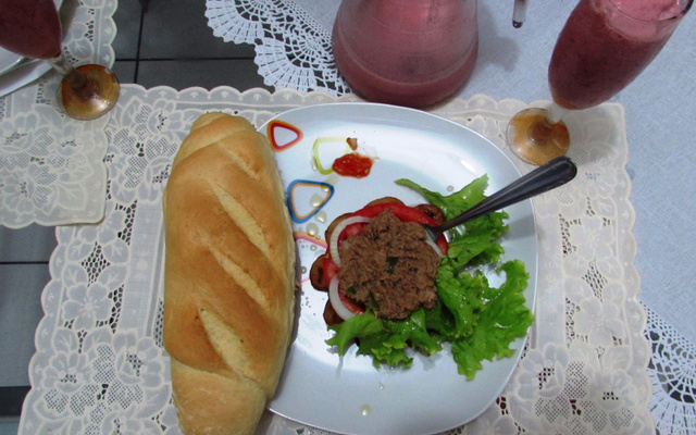 Tomate recheado de atum