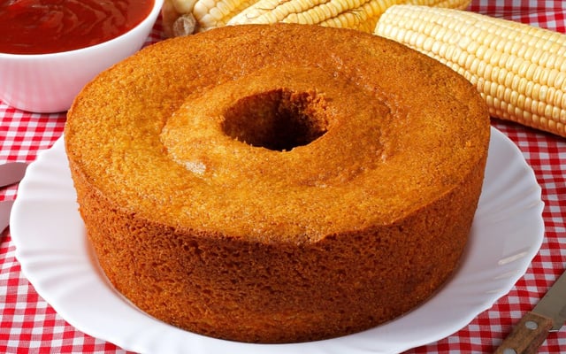 Bolo de milho de latinha cremoso e fofinho de liquidificador