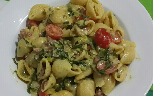 Macarrão com escarola para João Victor