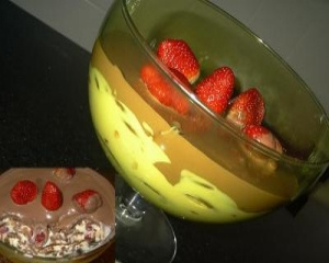 Pavê de morango com chocolate