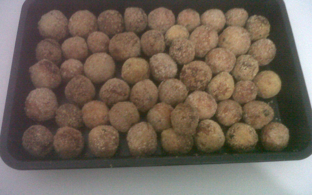 Bolinha de frango crocante