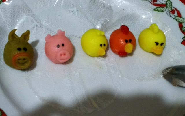 Docinhos modelados (leite ninho com leite de coco)