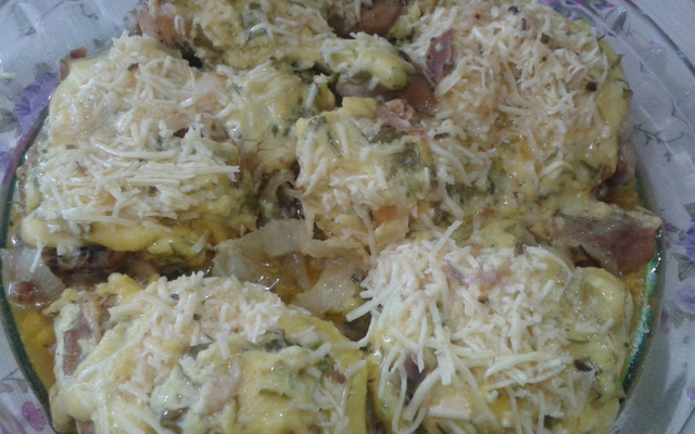 Coxa e sobrecoxa assada com molho de maionese