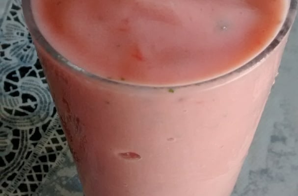 Smoothie de melancia com iogurte