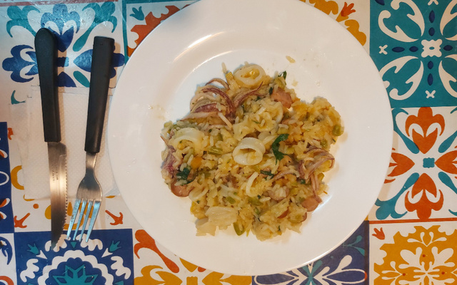 Arroz de lula com linguiça
