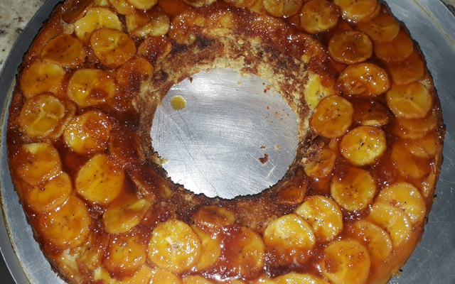 Bolo de banana na massa