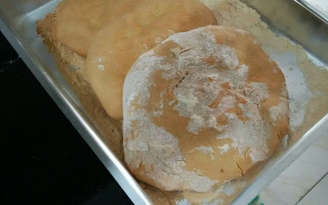 Massa para pães ou pizzas fechadas