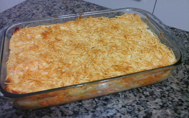 Torta de pão com frango e requeijão