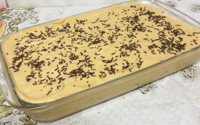 Torta de bolacha com doce de leite