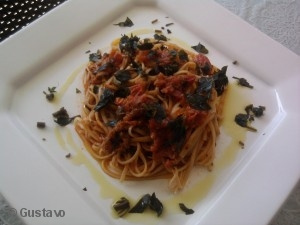 Capellini com Manjericão e Tomate Seco