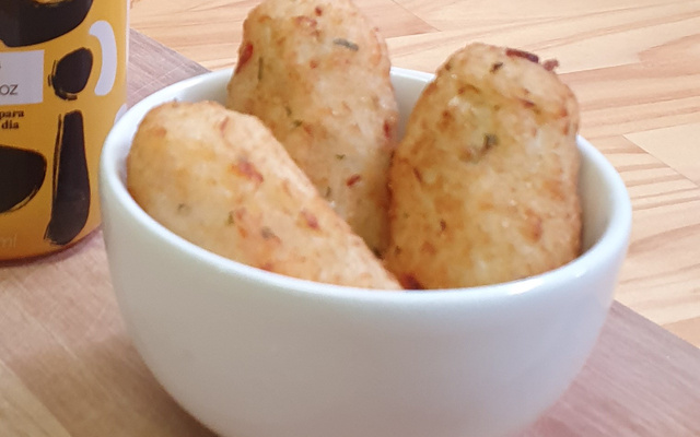 Bolinho de arroz com tucupi amarelo