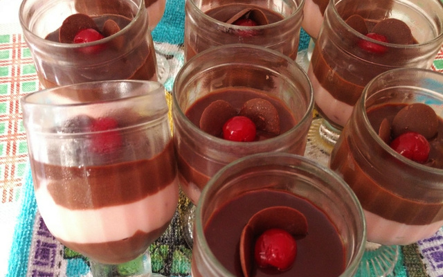Delícia de cereja e chocolate