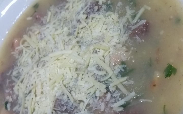 Caldo de batata com carne