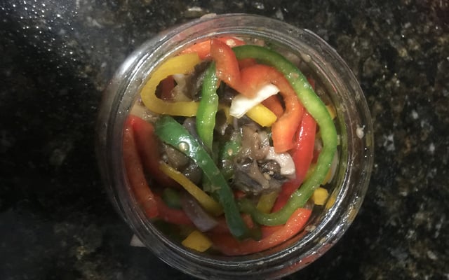 Antepasto delicioso de berinjela