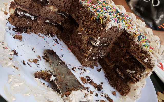 Bolo de leite ninho, oreo e nutella