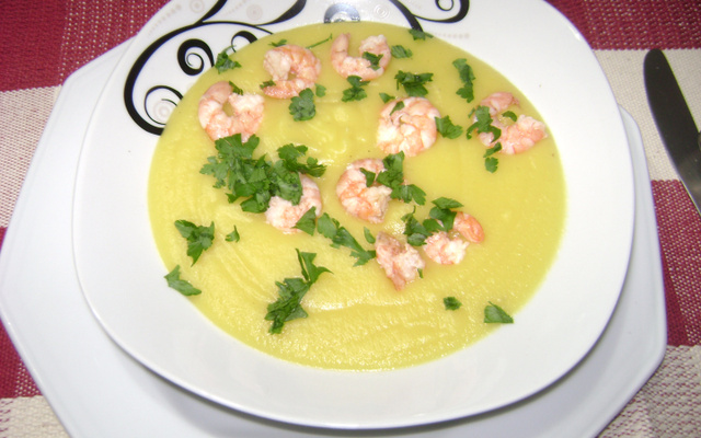 Sopa de camarão com batata baroa