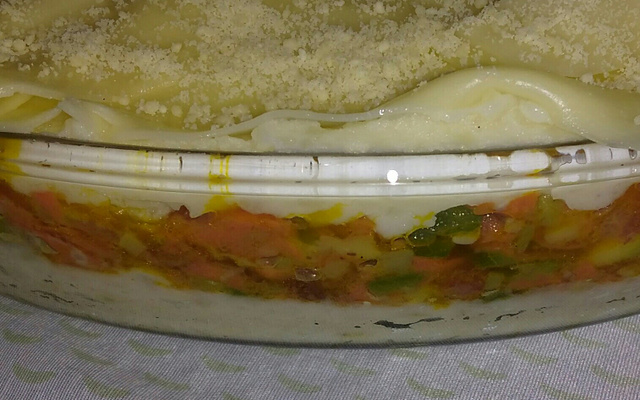 Escondidinho de legumes com molho branco