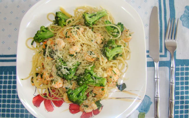 Espaguete com camarão