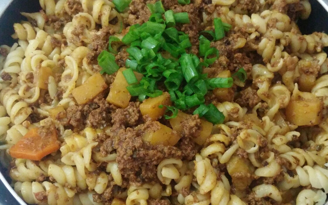 Macarrão com carne moída