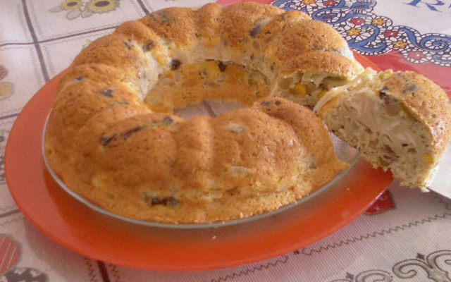 Bolo salgado fácil e prático