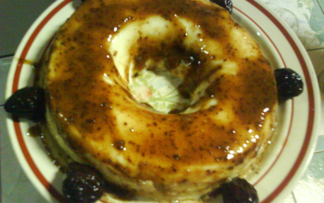 Manjar branco com calda de ameixa