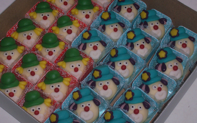 Docinhos modelados com leite ninho e leite condensado