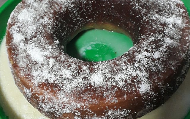 Bolo de coco cremoso