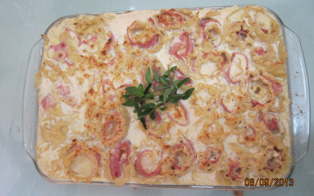 Caneloni de Presunto e Queijo ao molho