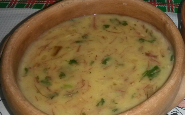 Caldinho de carne seca com mandioca