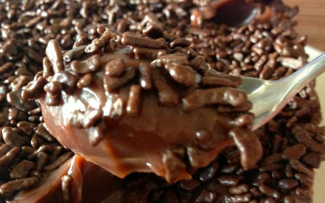 Brigadeiro de colher crocante