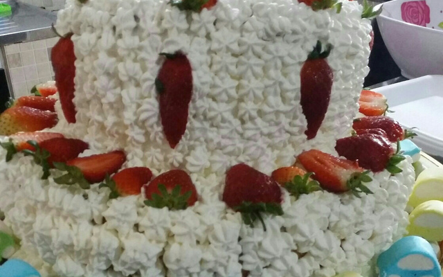 Pão de ló com morangos