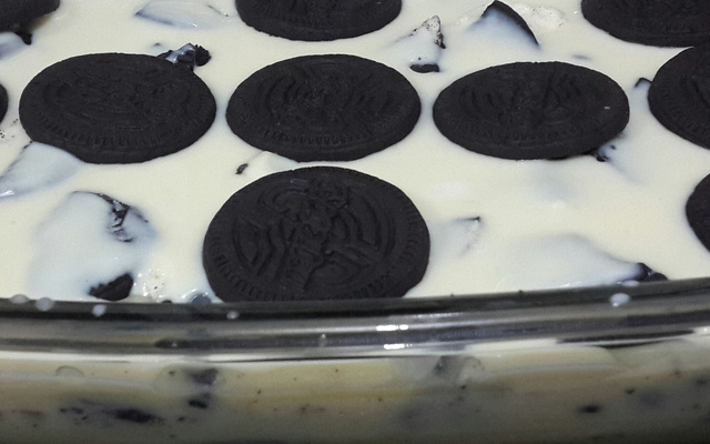 Pavê de chocolate branco com Negresco