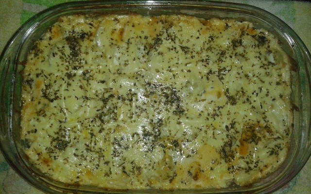 Escondidinho de batata e carne seca com catupiry