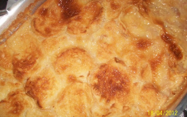 Pudim assado de pão francês