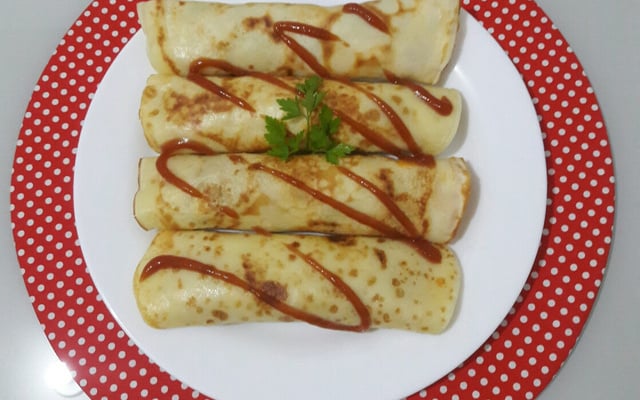 Panqueca de frango desfiado