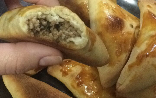 Esfiha de carne adaptada (receita turca)