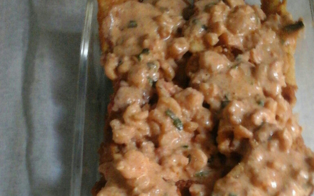 Filé de peixe ao molho de camarão