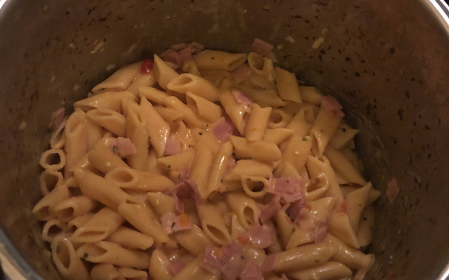Macarrão penne na panela de pressão