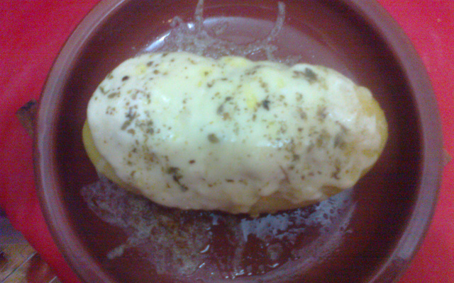 Batata recheada com camarão