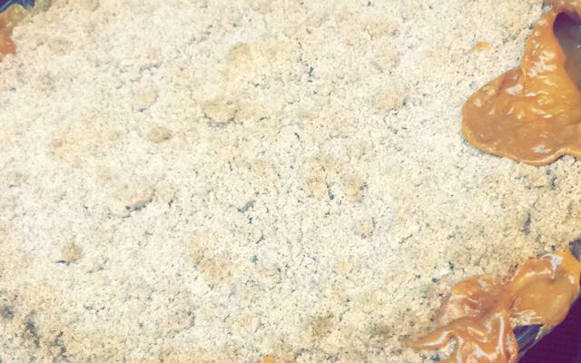 Cuca de banana com doce de leite