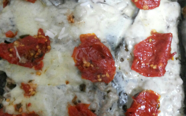 Berinjela Recheada com Carne moída e tomate seco