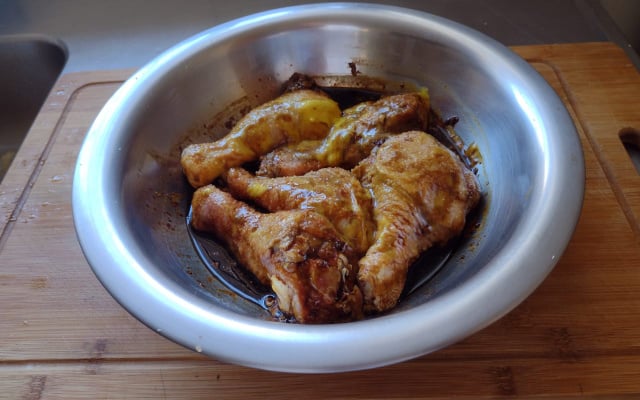 Coxa com molho de soja e mostarda