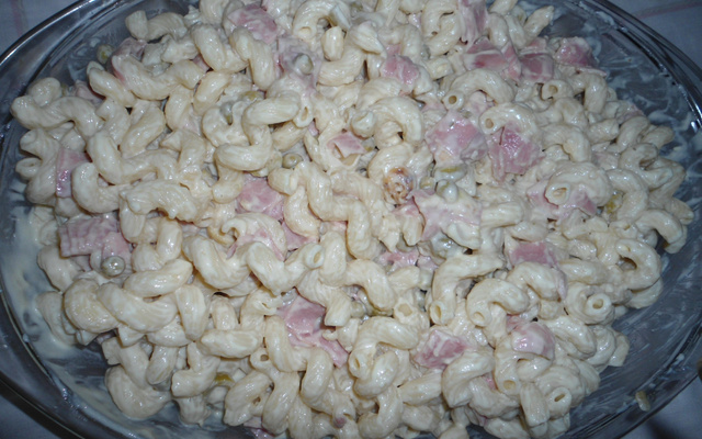 Macarrão ao molho branco com camarão