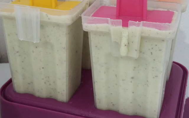 Picolé de kiwi com leite condensado 