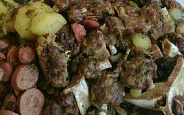 Rabada com batata e agrião