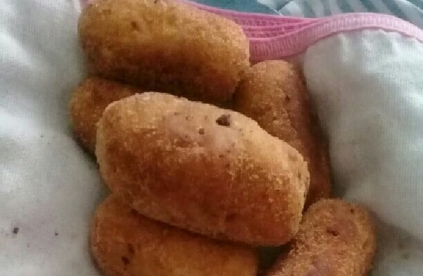 Enroladinho de salsicha com massa de liquidificador